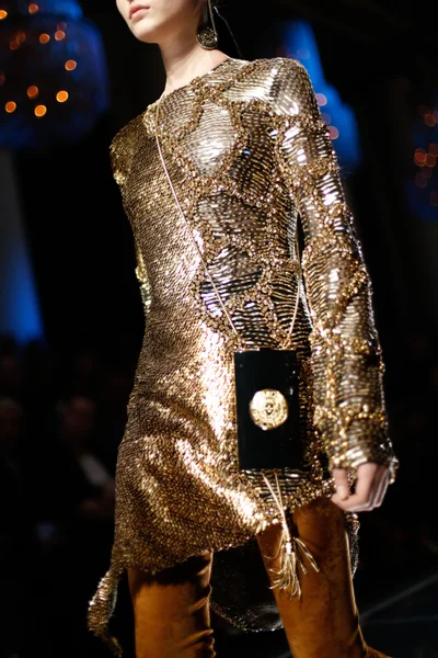 Look 30